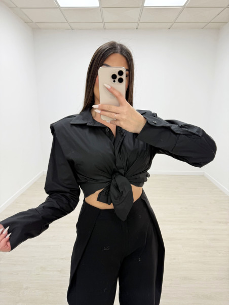 CAMISA POPELÍN HOMBRERAS NEGRA